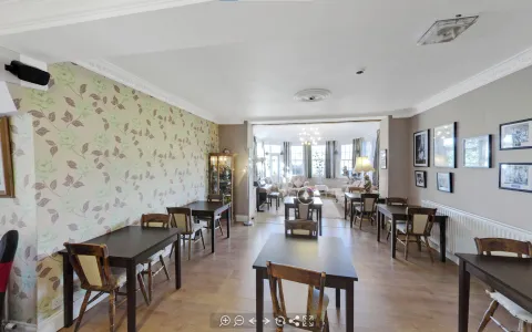 Lavender-House-Hotspot-Arrow-Navigation